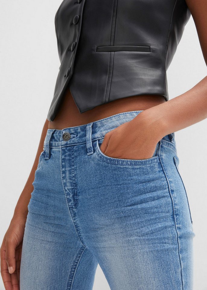 bonprix Schlagjeans 5-Pocket-Style, aus Baumwolle, Polyester und Elasthan, Mid Waist – Bild 3 von 5