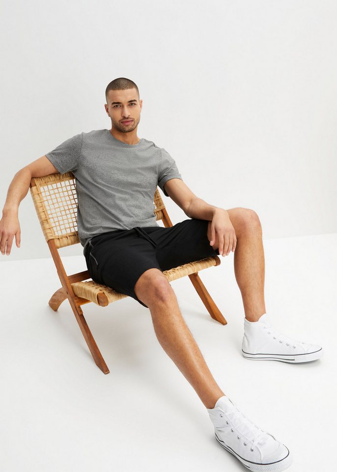 bonprix Sweatbermudas aus Baumwolle und Polyester, mit Reißverschluss-Taschen, regular fit – Bild 3 von 5