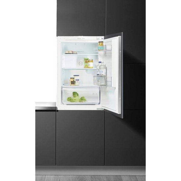 BOSCH Einbaukühlschrank Serie 2 KIR21NSE0, 87,4 cm hoch, 54,1 cm breit, Multi Box XXL: extragroße Schublade für Obst und Gemüse