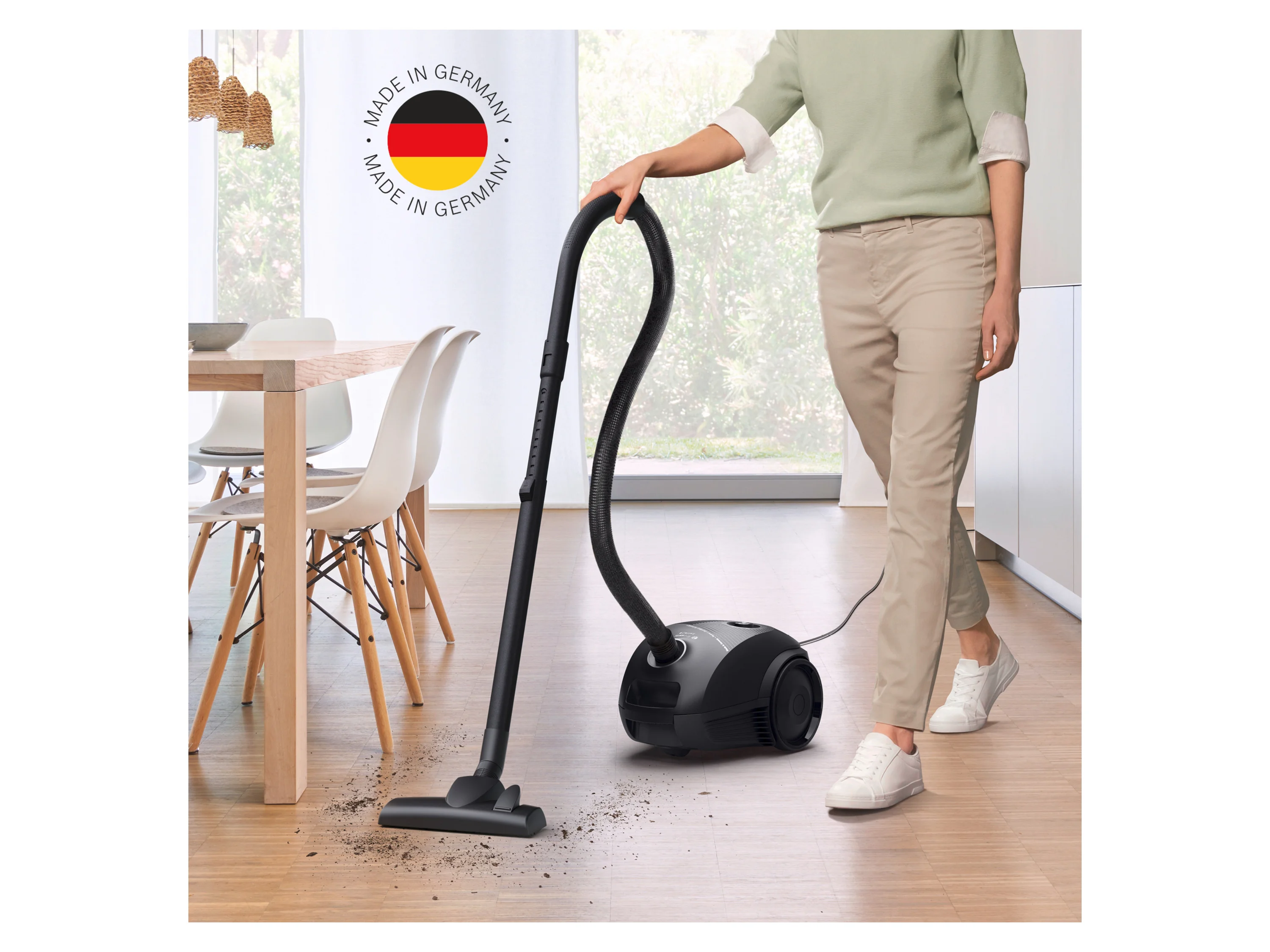 BOSCH Staubsauger m. Beutel 900W max. Schwarz, BGDS2BAL Textilschlauch – Bild 4 von 4