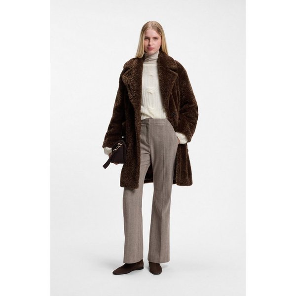 BOSS ORANGE Kurzmantel Catedy Premium Damenmode aus softem Teddy, Relaxed Fit