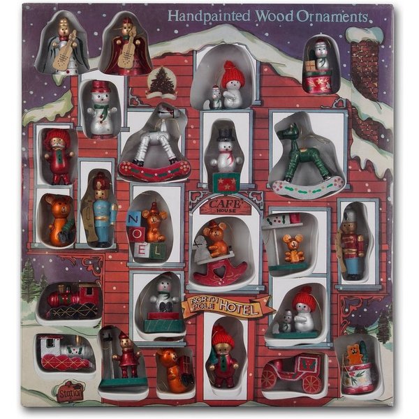 BRUBAKER Christbaumschmuck Weihnachtsbaumschmuck Set aus Holz (24-tlg), bis zu 7,5 cm große Figuren, handbemalt und in Geschenkbox
