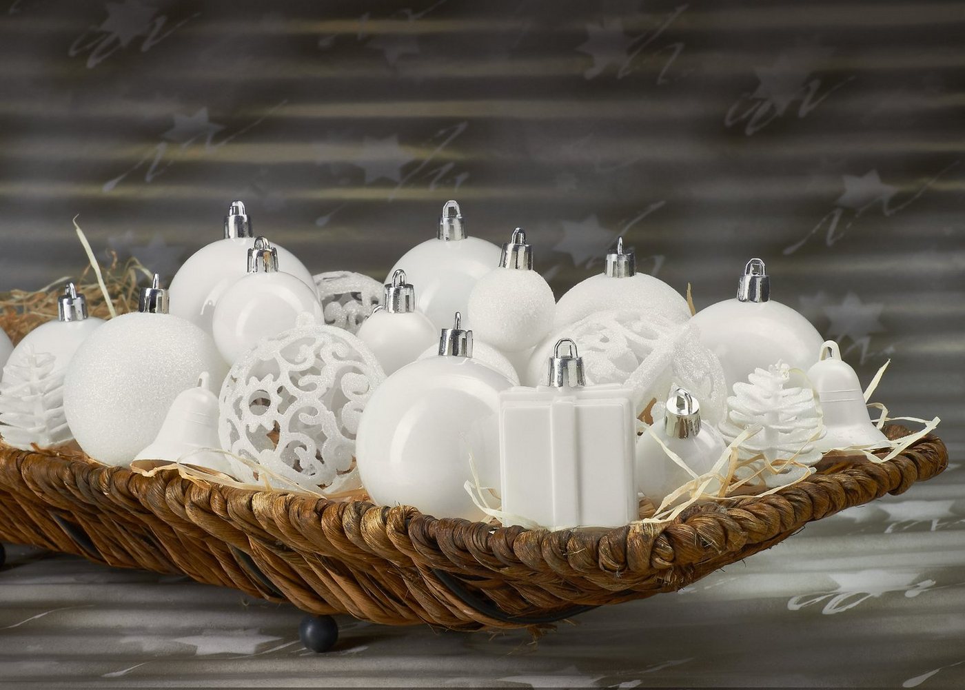 BRUBAKER Weihnachtsbaumkugel 101-teiliges Weihnachtskugel-Set mit Baumspitze, Christbaumschmuck aus Kunststoff, Weihnachtsdekoration edel und robust – Bild 2 von 5
