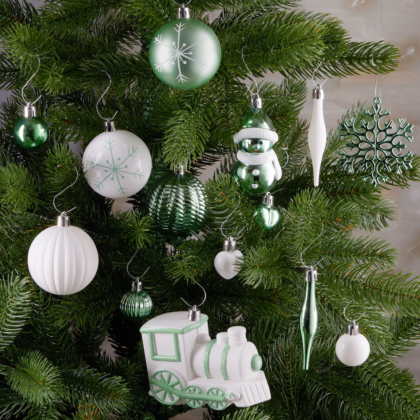 BRUBAKER Weihnachtsbaumkugel Christbaumschmuck - Weihnachtskugel Set mit Lokomotive (70 St), Baumkugel Baumschmuck - Anhänger für Weihnachtsbaum – Bild 5 von 5