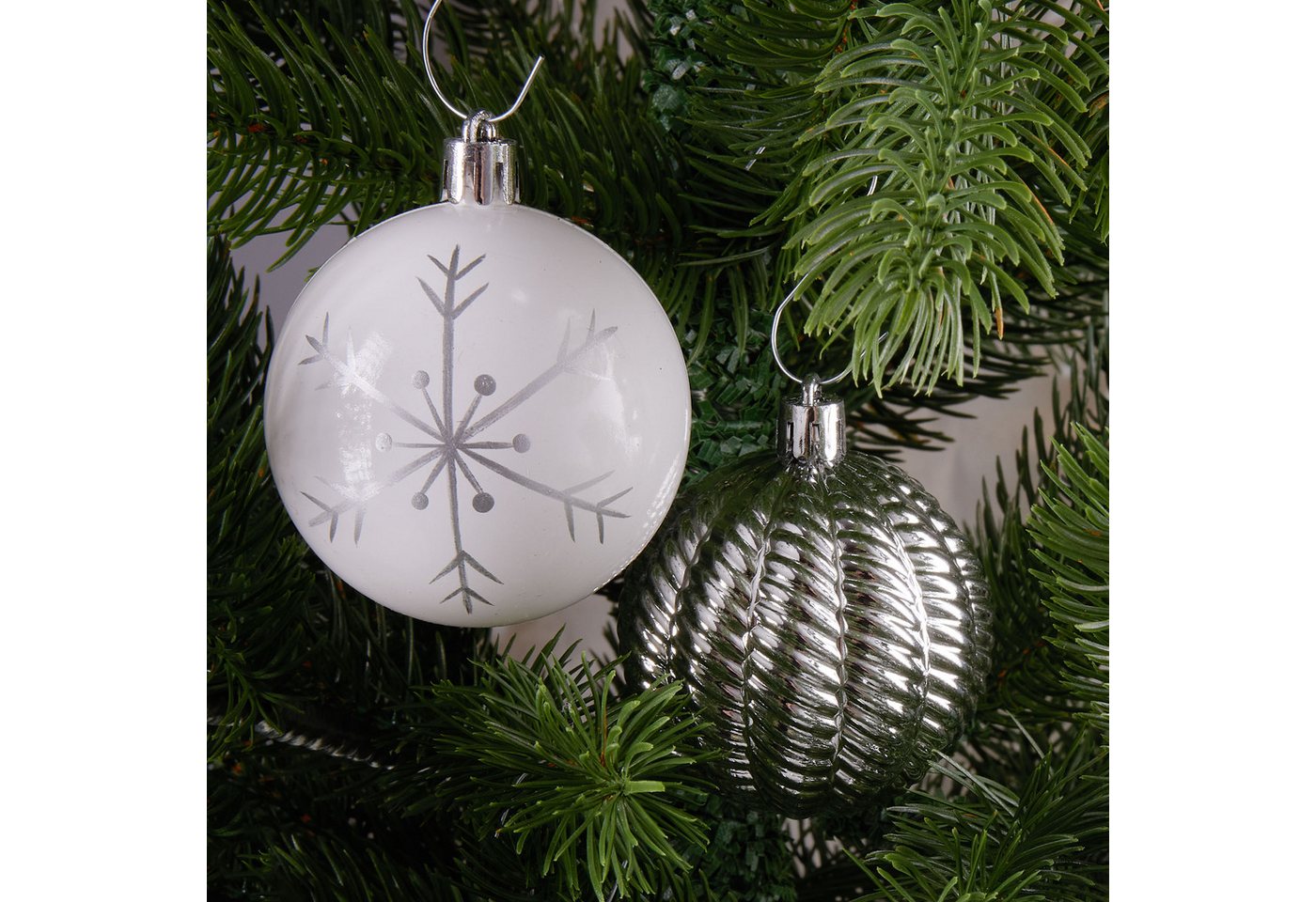 BRUBAKER Weihnachtsbaumkugel Christbaumschmuck - Weihnachtskugel Set mit Lokomotive (70 St), Baumkugel Baumschmuck - Anhänger für Weihnachtsbaum – Bild 5 von 5