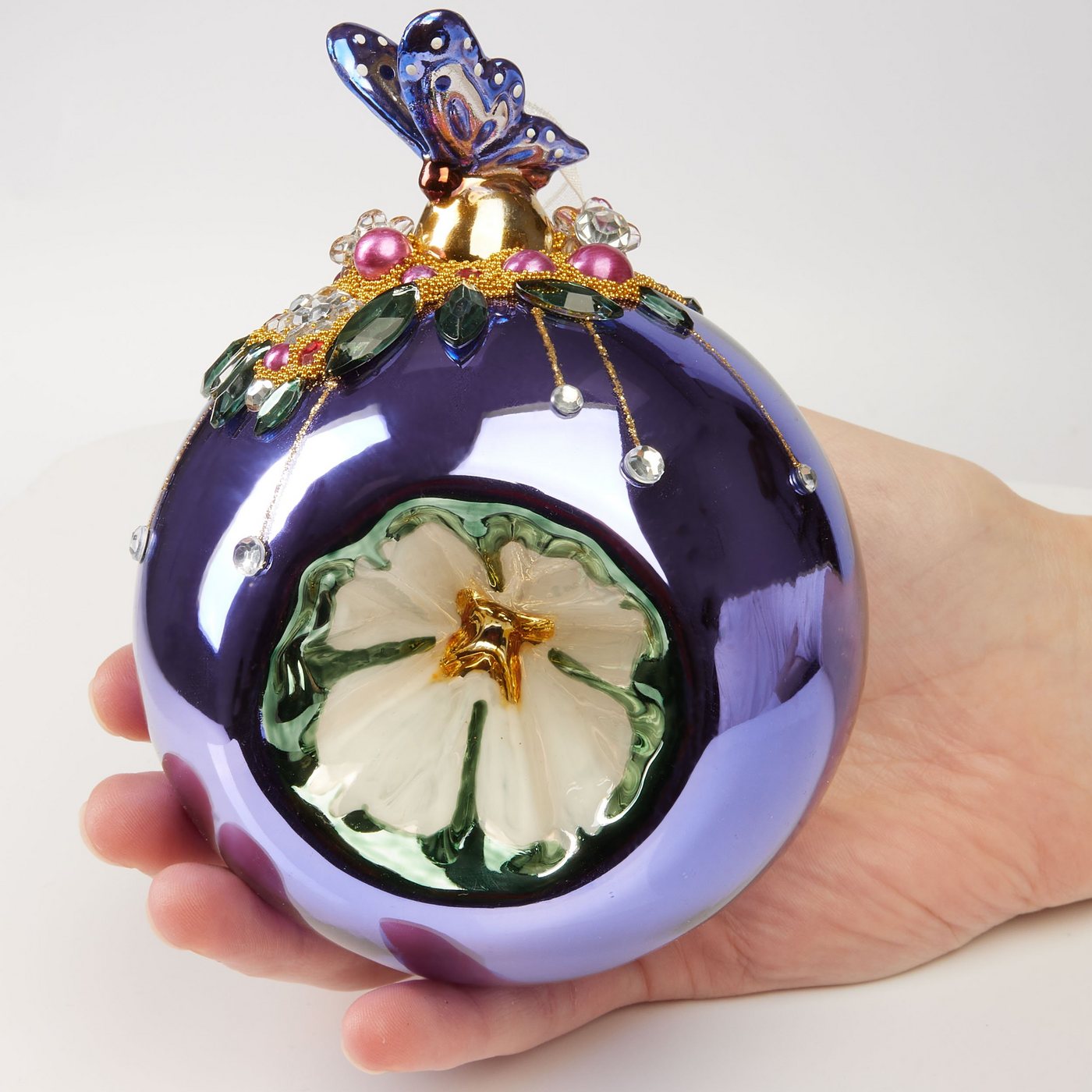 BRUBAKER Weihnachtsbaumkugel Premium Weihnachtskugel - Tiere mit Blumen - 10 cm Christbaumschmuck (1 St), Christbaumkugel aus Glas mit Perlen-Deko und Figur - H – Bild 4 von 4
