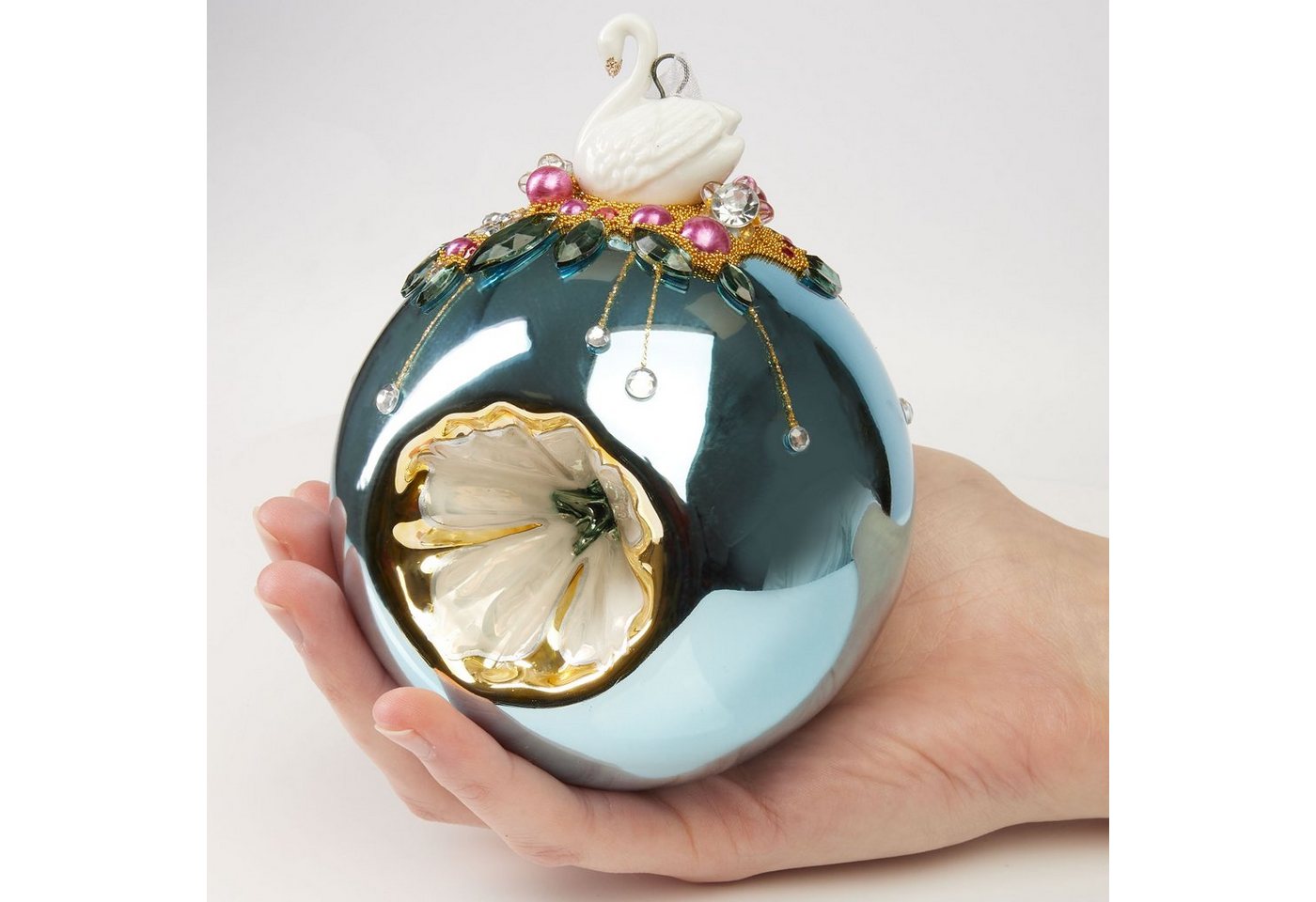 BRUBAKER Weihnachtsbaumkugel Premium Weihnachtskugel - Tiere mit Blumen - 10 cm Christbaumschmuck (1 St), Christbaumkugel aus Glas mit Perlen-Deko und Figur - H – Bild 4 von 4