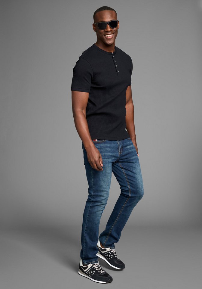 Bruno Banani Henleyshirt in elastischer Rippenqualität – Bild 4 von 5