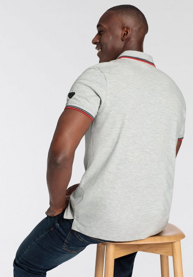 Bruno Banani Poloshirt Kurzarm, schmal geschnitten, Colourblocking-Optik – Bild 2 von 5