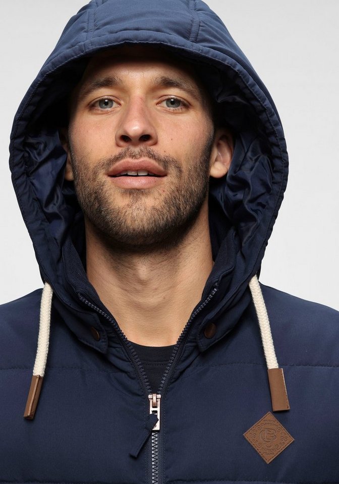 Bruno Banani Steppjacke leicht, wasserabweisend, modischer Stil, mit dekorativen Badges – Bild 3 von 5