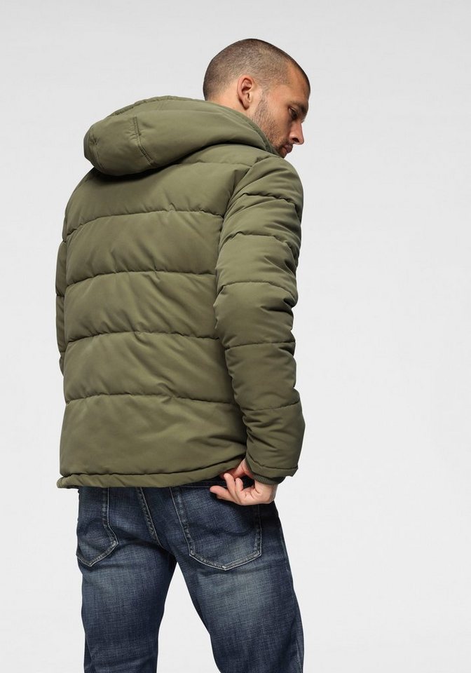Bruno Banani Steppjacke leicht, wasserabweisend, modischer Stil, mit dekorativen Badges – Bild 2 von 5