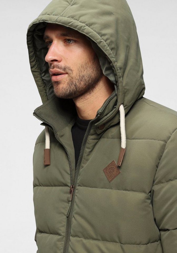 Bruno Banani Steppjacke leicht, wasserabweisend, modischer Stil, mit dekorativen Badges – Bild 3 von 5