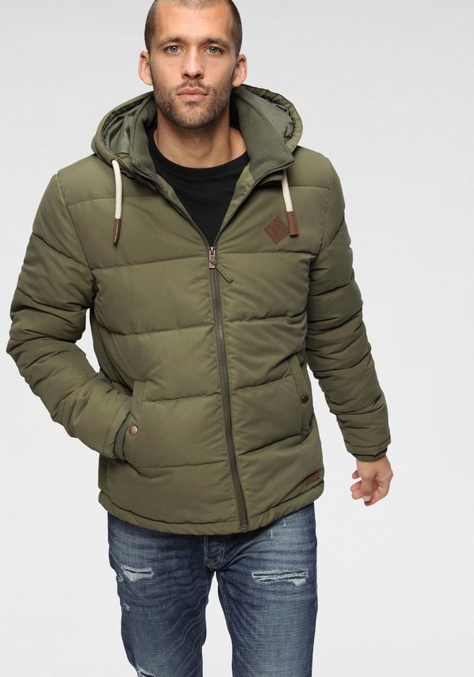 Bruno Banani Steppjacke leicht, wasserabweisend, modischer Stil, mit dekorativen Badges – Bild 5 von 5