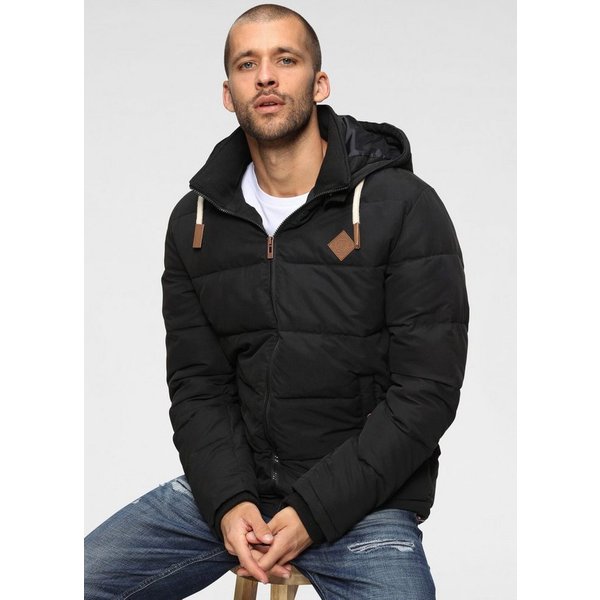 Bruno Banani Steppjacke leicht, wasserabweisend, modischer Stil, mit dekorativen Badges
