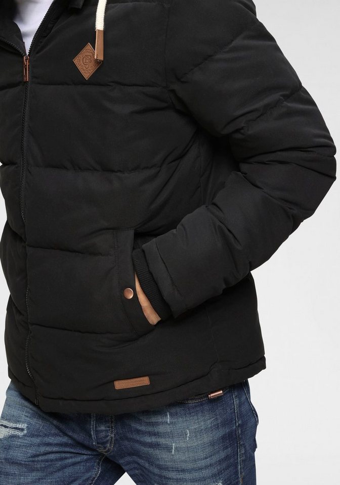 Bruno Banani Steppjacke leicht, wasserabweisend, modischer Stil, mit dekorativen Badges – Bild 3 von 5
