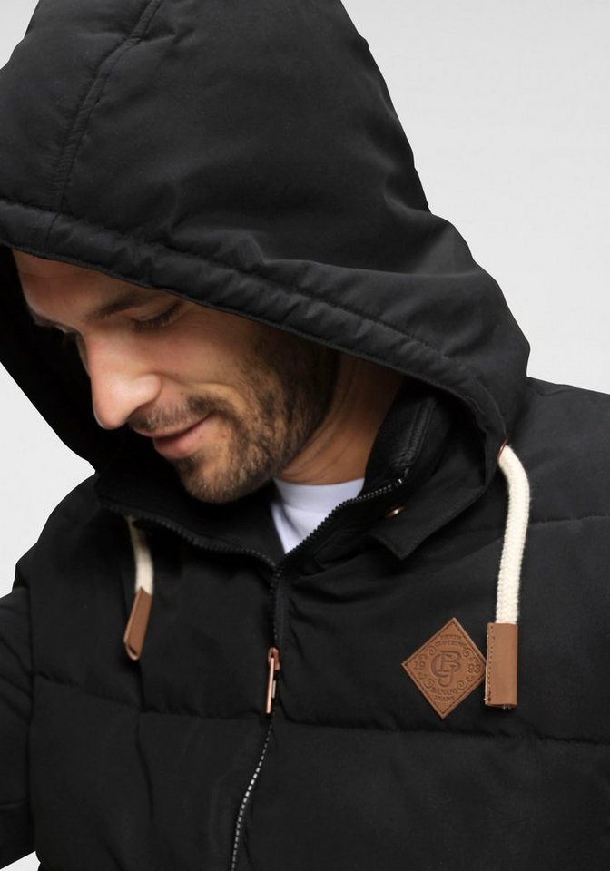Bruno Banani Steppjacke leicht, wasserabweisend, modischer Stil, mit dekorativen Badges – Bild 4 von 5