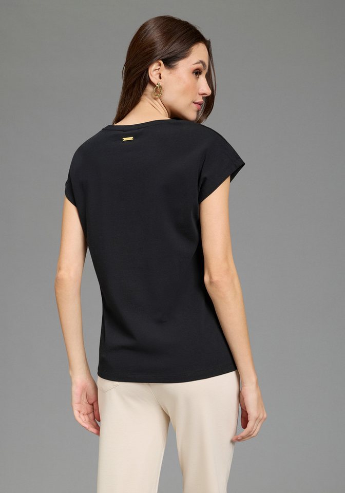 Bruno Banani T-Shirt Basic-Passform und Leoparden-Print – Bild 2 von 5
