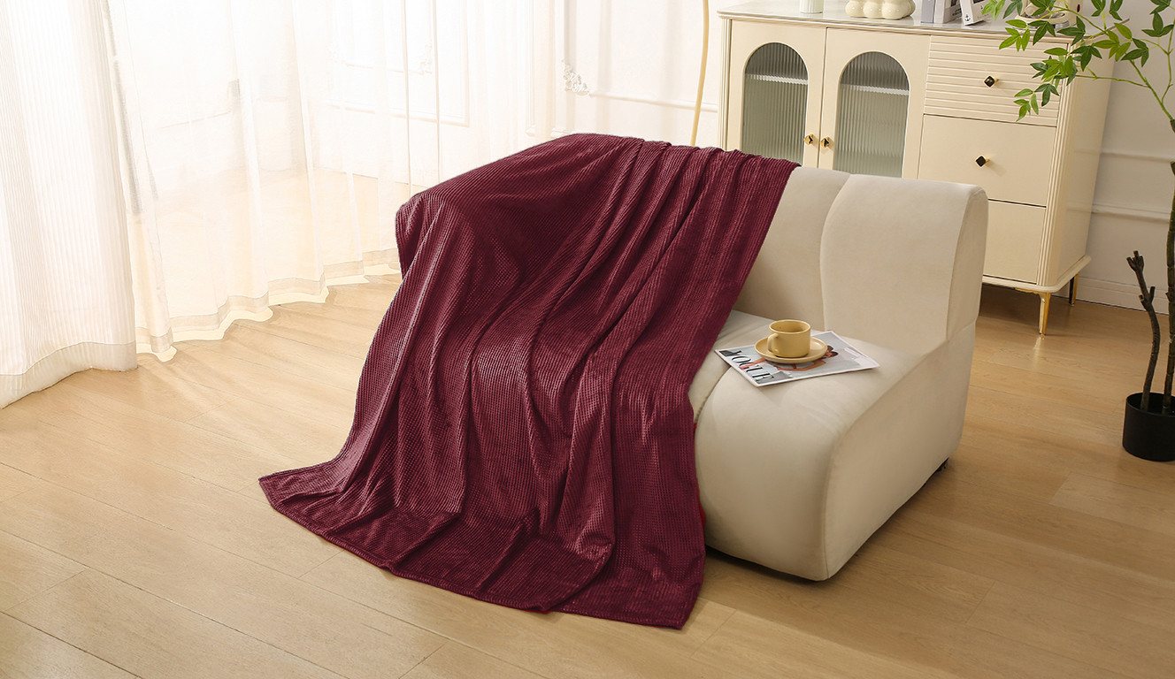 Wohndecke Shakira, Prägerdruck mit Waffeloptik, Kuscheldecke, Bruno Banani, Weiche Kuscheldecke mit Prägedruck in Waffeloptik, 150x200 cm – Bild 4 von 5