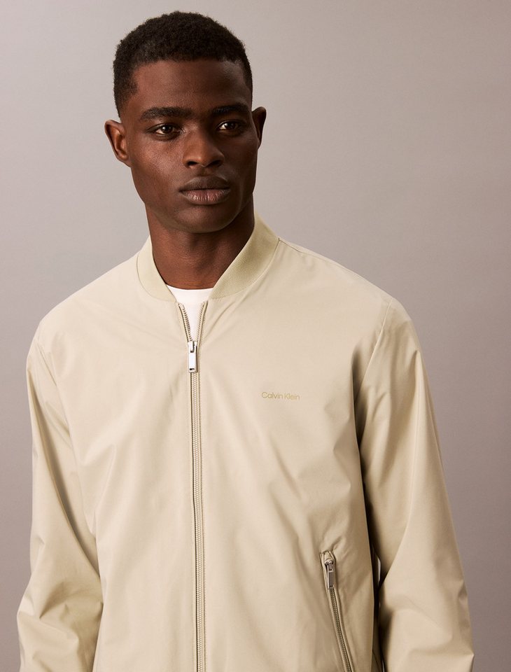 Calvin Klein Jeans Bomberjacke Regular fit, mit Rundhalsausschnitt – Bild 3 von 5