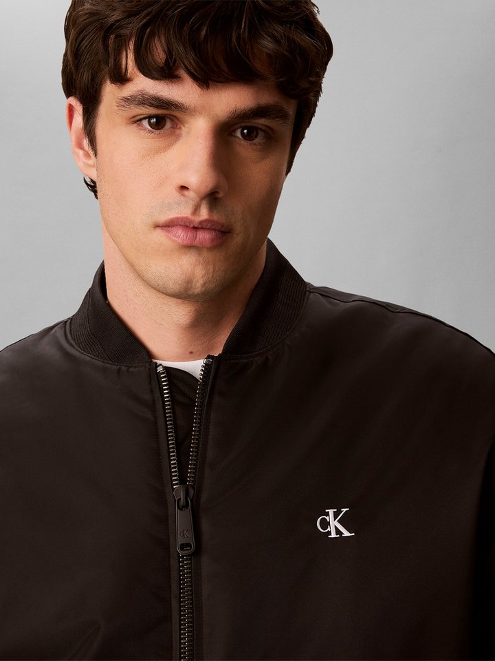 Calvin Klein Jeans Bomberjacke Rippkragen, Regular Fit, Logo-Stickerei – Bild 3 von 5