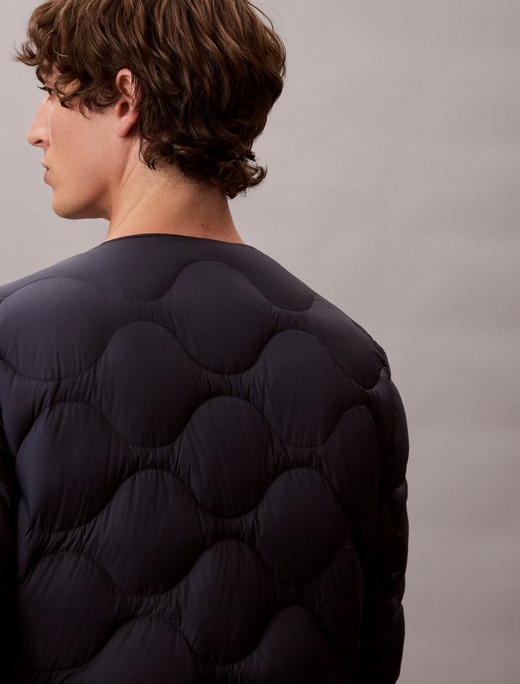 Calvin Klein Jeans Daunenjacke Strickkragen, Regular Fit, warm wattiert – Bild 5 von 5