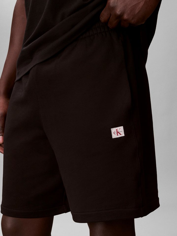 Calvin Klein Jeans Sweatshorts Regular Fit, Logo-Badge, Seitentaschen – Bild 2 von 5