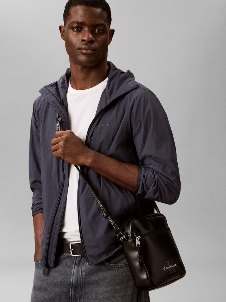 Calvin Klein Umhängetasche BOLD LOGO WEBBING REPORTER, Schultertasche, Herren Body Bag mit Reißverschluss – Bild 2 von 3