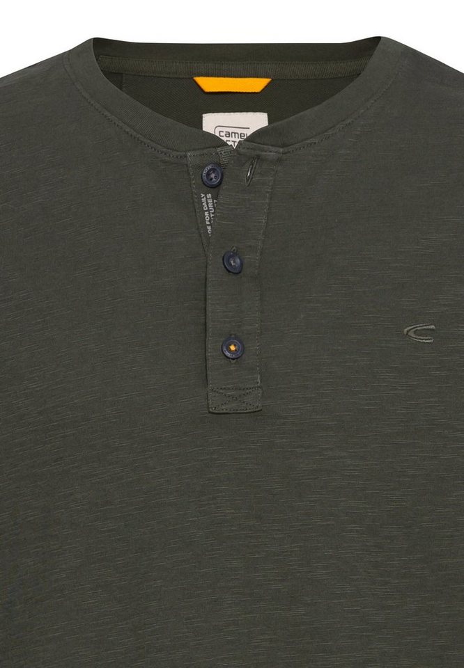 camel active T-Shirt mit Henley Ausschnitt – Bild 3 von 4