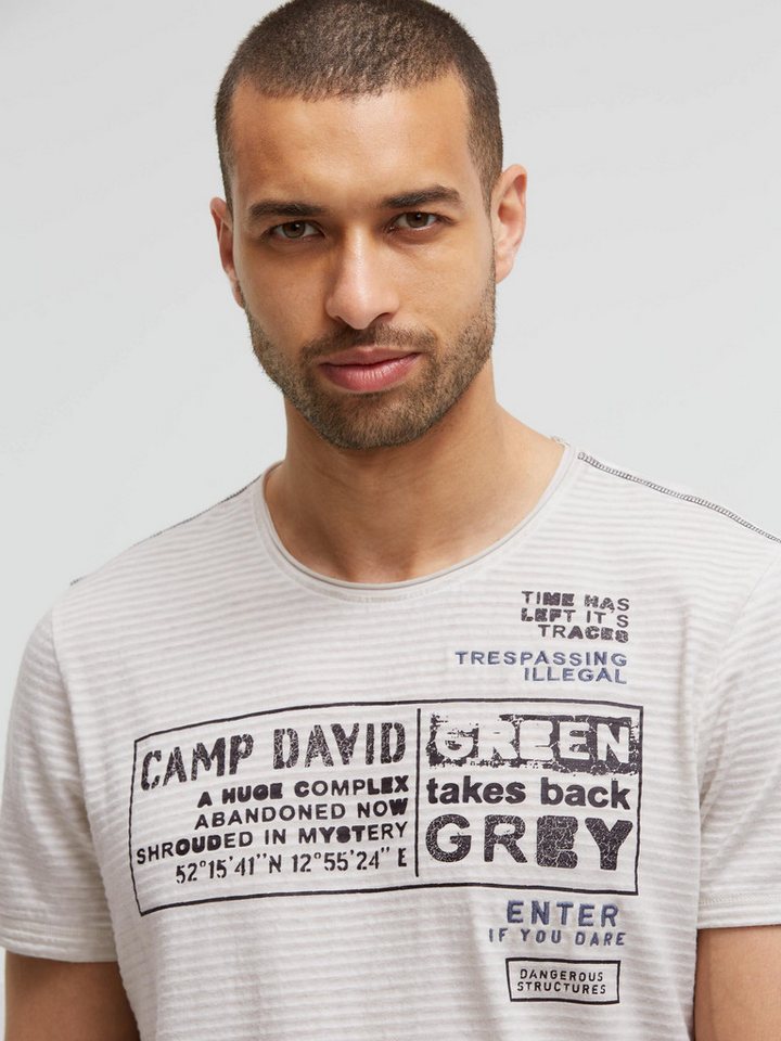 CAMP DAVID Rundhalsshirt mit Stickerei – Bild 4 von 5