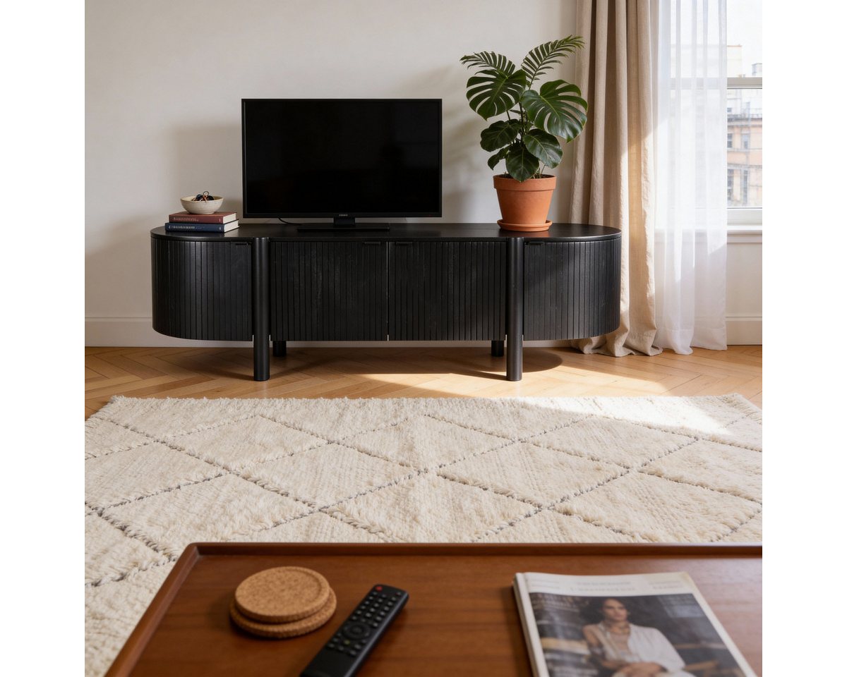 CASA DOMA Lowboard Tarifa, TV-Unterteil, Mangoholz massiv, schwarz, Lamellen-Optik, 4 Türen, Kabeldurchlässe, Stauraum, robust, pflegeleicht – Bild 3 von 5
