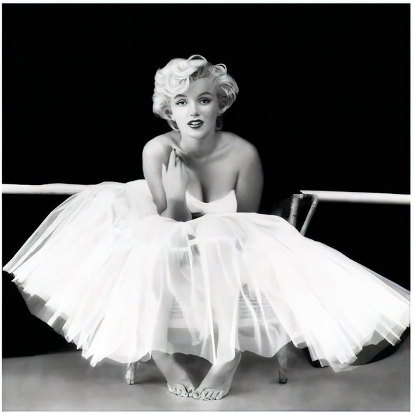 Close Up Poster Marilyn Monroe (Ballet Dancer) 30 x 30 cm