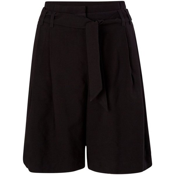 comma Shorts