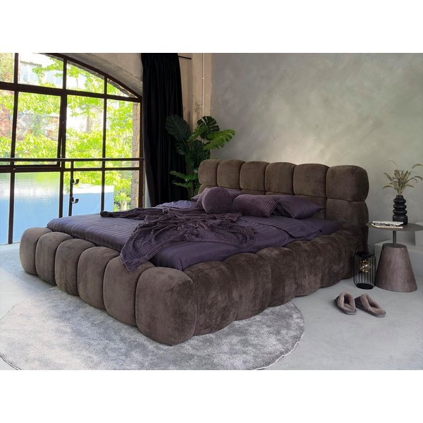 Compleo Polsterbett ELVA im Wolken-Look mit Bettkasten und hohem, weichem Kopfteil (Chenille-Stoff), 140 × 200 cm, Metallrost und Schaumstoff, Schlafkomfort