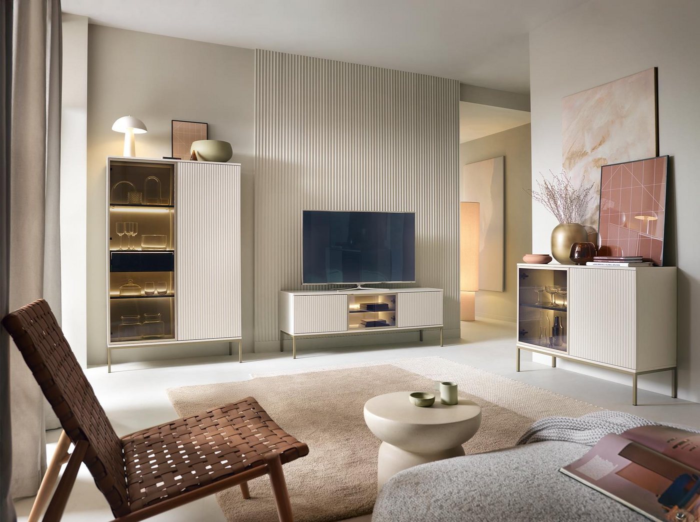 Compleo Vitrine LINO Standvitrine mit Schublade, Fronten gefräst, Modern Wohnzimmer – Bild 5 von 5