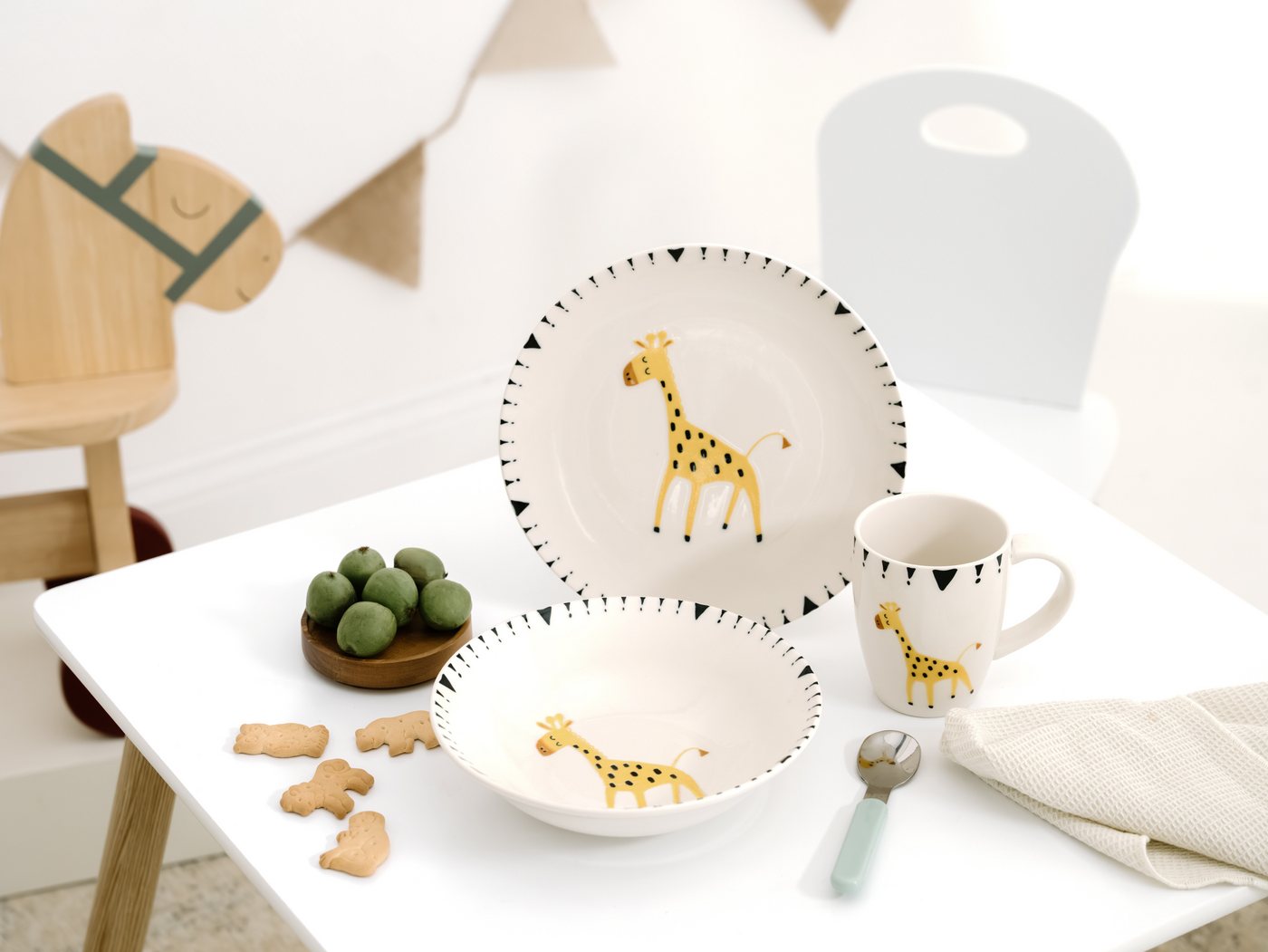 creaTable Kindergeschirr-Set Safari Giraffe, Kinder Set 3-tlg. (3-tlg), 1 Personen, Steinzeug, gezeichnete Tiermotive, skandinavischer Stil, Ethno-Style Motive – Bild 2 von 5