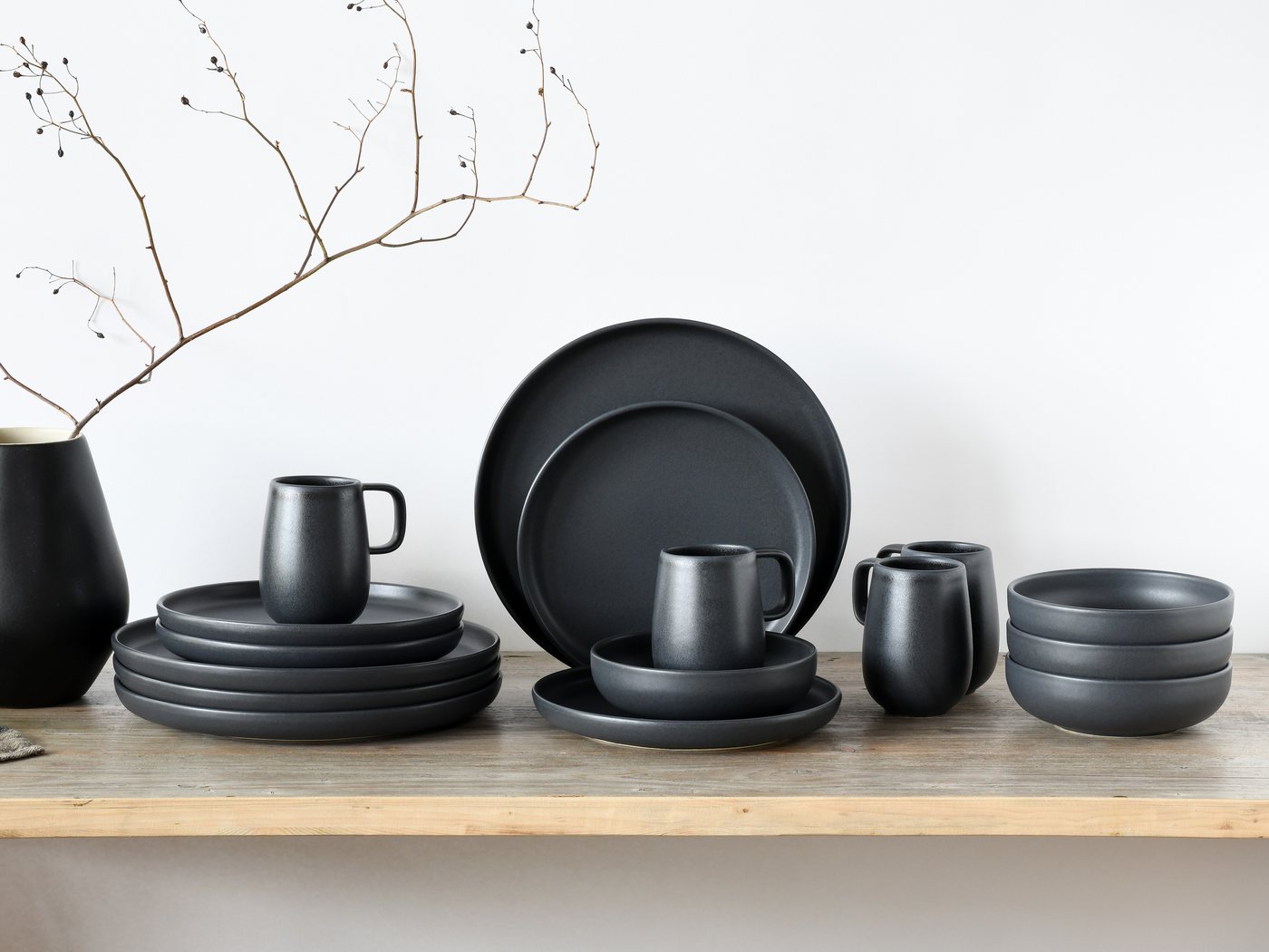 creaTable Kombiservice Geschirr-Set Uno Black (16-tlg), 4 Personen, Steinzeug, Service, schwarz, seidenmatte Spezialglasur, M16 Teile, für 4 Personen – Bild 2 von 5