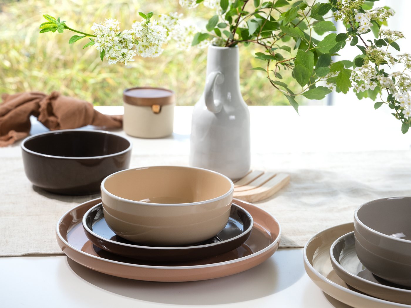 creaTable Kombiservice Nordic Mocha Mousse, Service 16-tlg. (16-tlg), 4 Personen, Steinzeug, Nordische Ästhetik, Glanzvolle Glasur – Bild 5 von 5