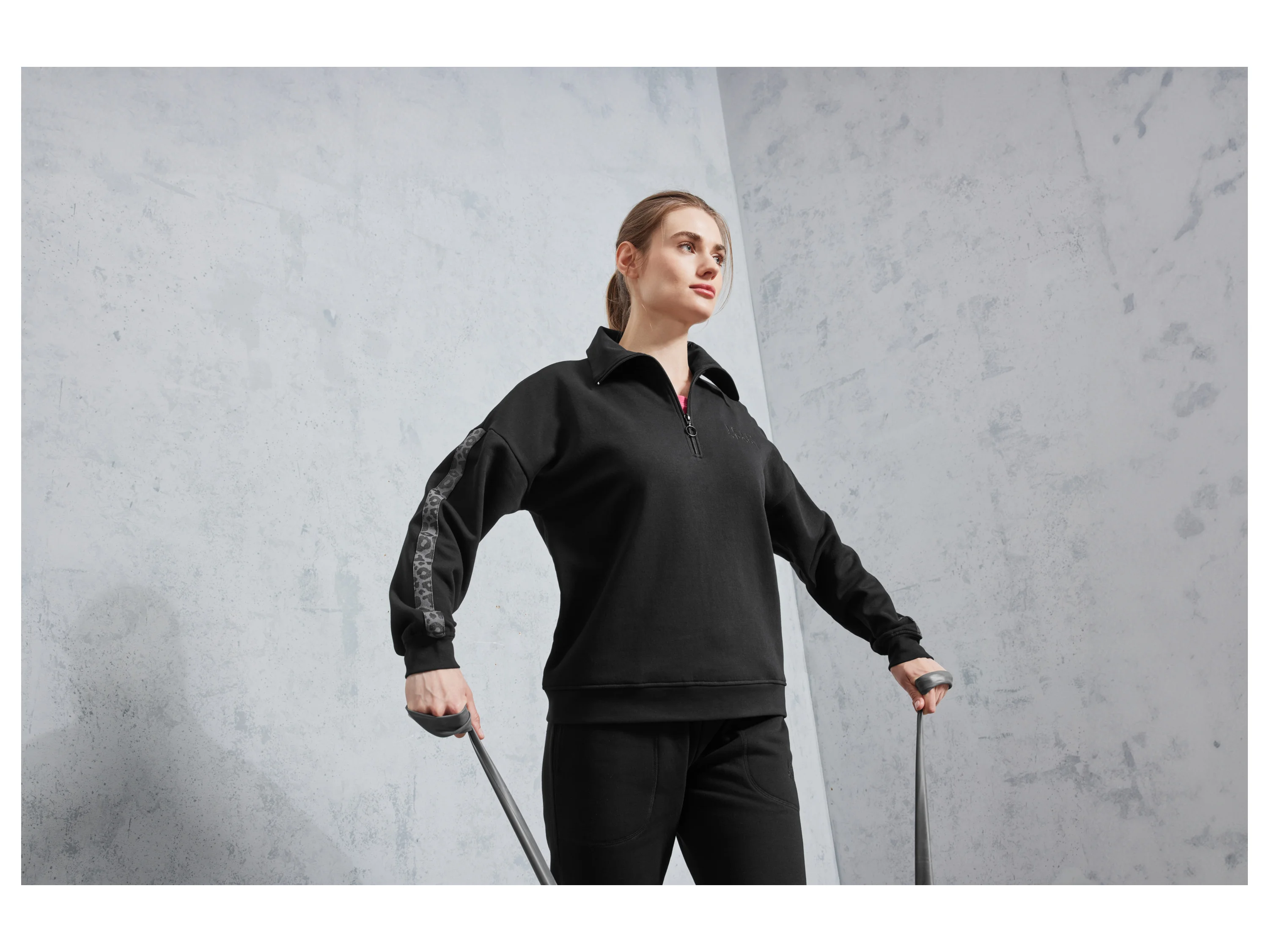 CRIVIT BY JETTE SPORT Damen Sweatpullover (Schwarz, M(40/42)) – Bild 2 von 3