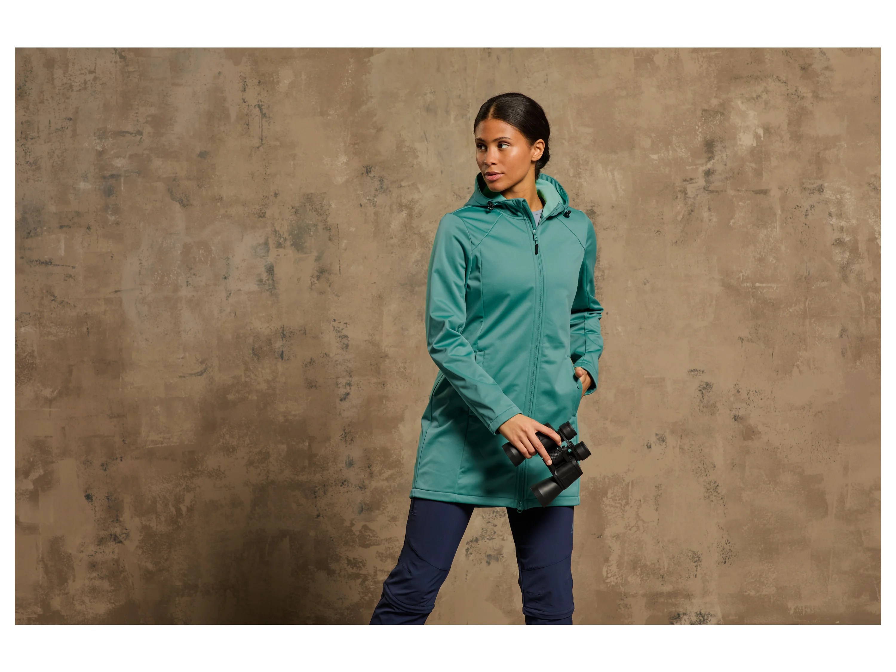 CRIVIT Damen Softshell Mantel (Grün, XS(32/34)) – Bild 2 von 4