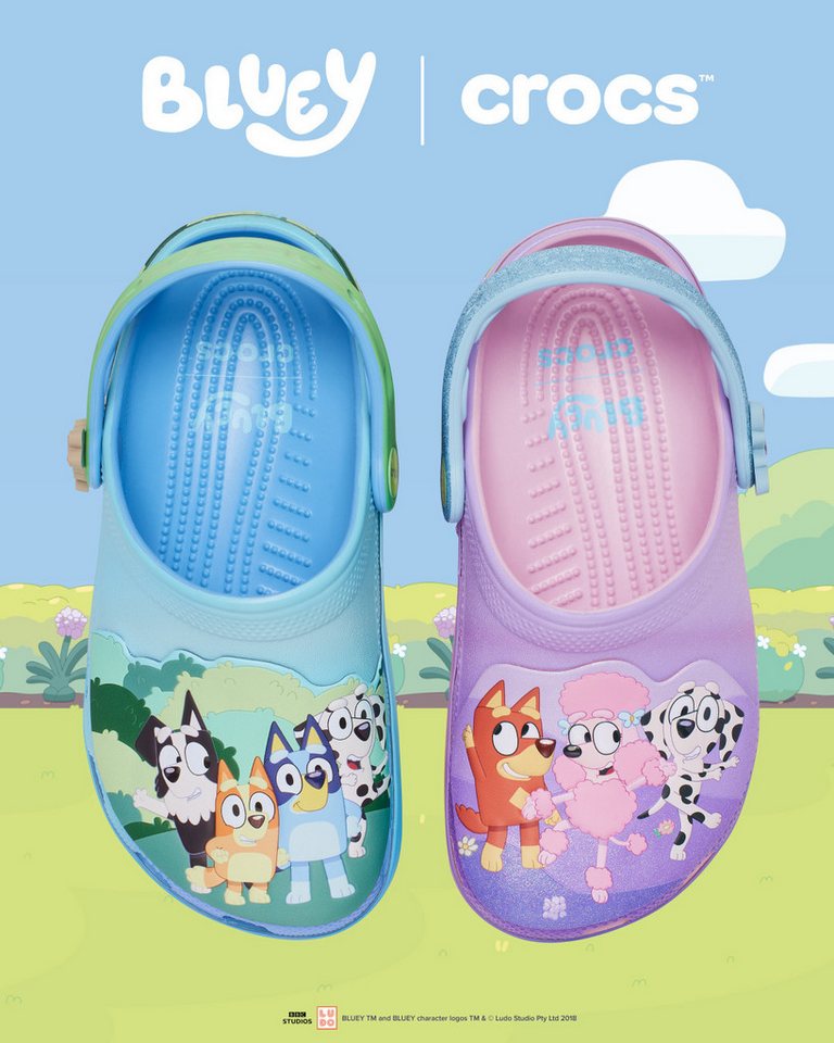 Crocs Bluey Multi Classic Clog Sommerschuh, Hausschuh, Strandschuh mit süßen Tiermotiven – Bild 3 von 5