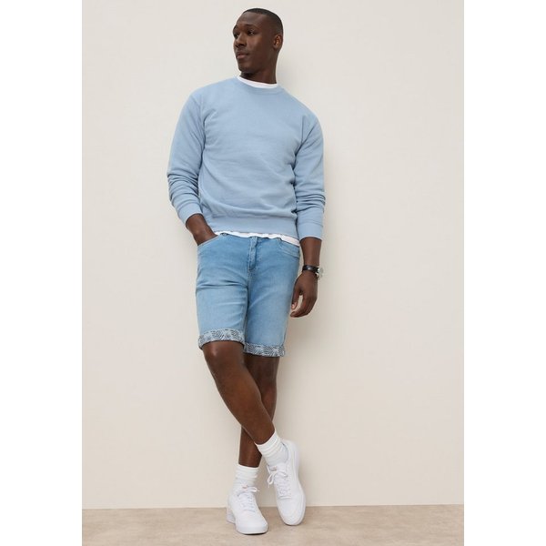 DELMAO Jeansshorts gerade geschnittene Beine, Regular-Fit, kniefreie Länge
