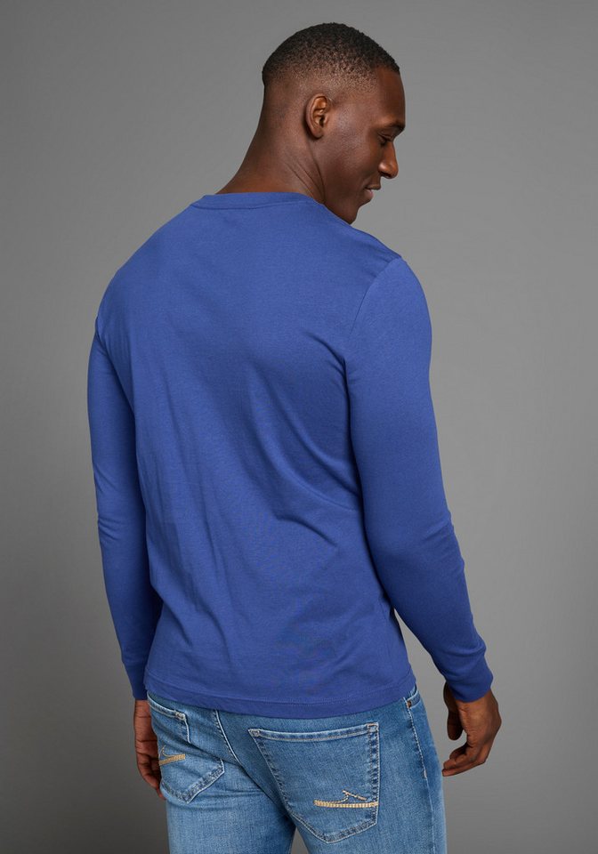 DELMAO Rundhalsshirt mit Markenlabel – Bild 2 von 5