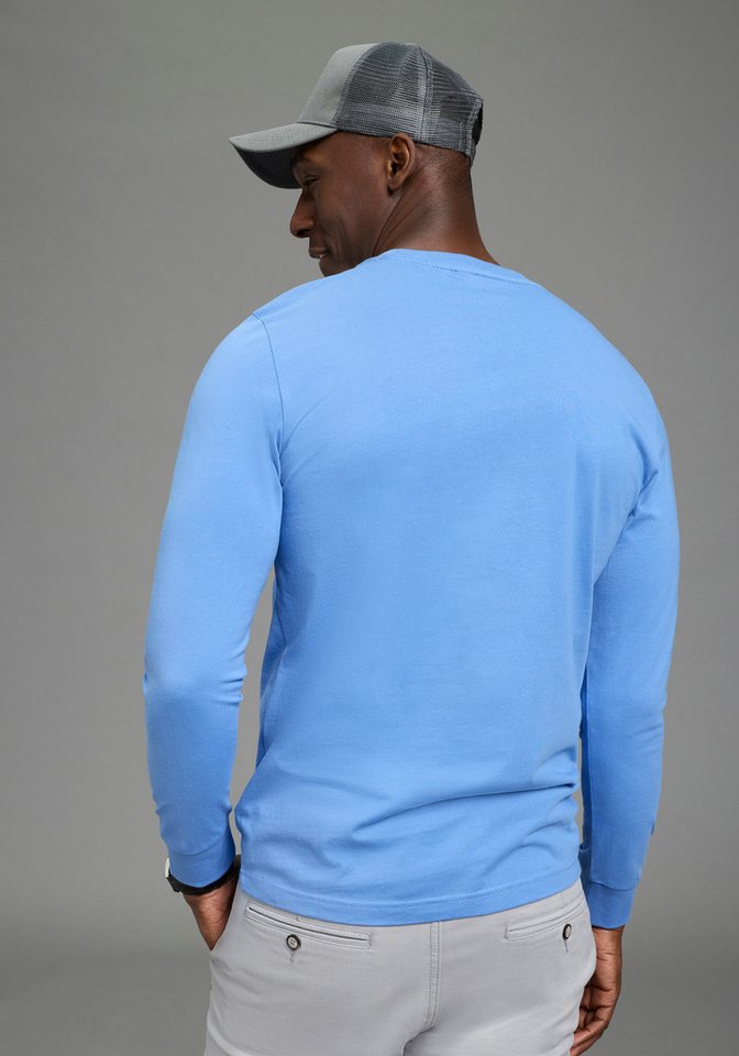 DELMAO Rundhalsshirt mit Markenlabel – Bild 2 von 5