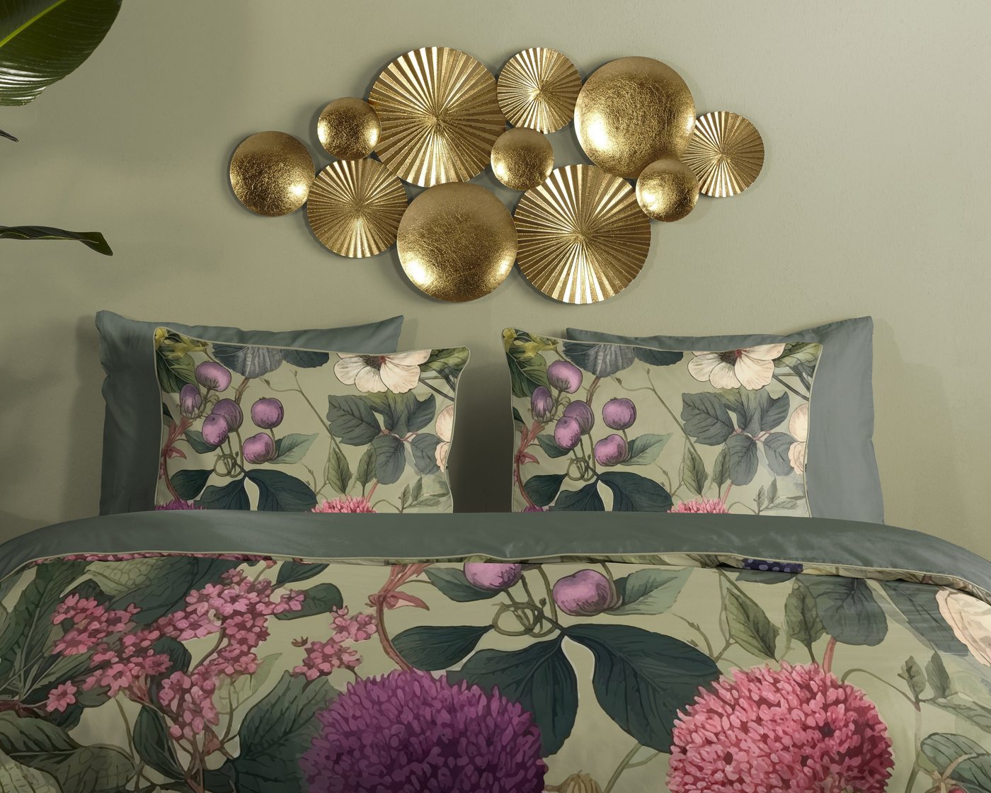 Descanso Wendebettwäsche Onaz, Renforcé, 2 teilig, Satin, Reißverschluss, Paspel, Biese, Wendeoptik, Luxe, Blumen, Grün – Bild 3 von 4
