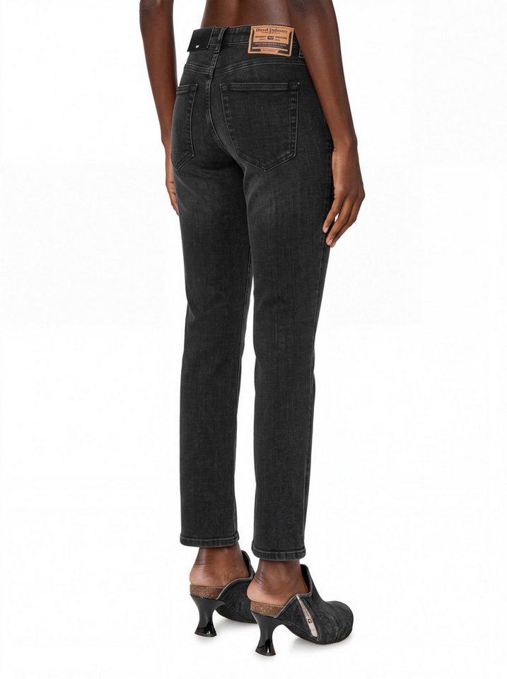 Diesel Skinny-fit-Jeans verkürzte Beinpartie, gerader Beinabschluss - 2015 BABHILA R9G61 – Bild 2 von 4
