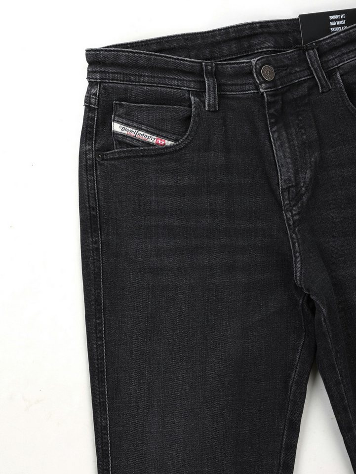 Diesel Skinny-fit-Jeans verkürzte Beinpartie, gerader Beinabschluss - 2015 BABHILA R9G61 – Bild 3 von 4