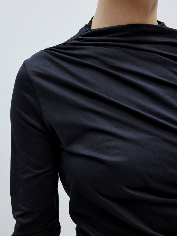 EDITED Langarmshirt Omara (1-tlg) Drapiert/gerafft – Bild 5 von 5