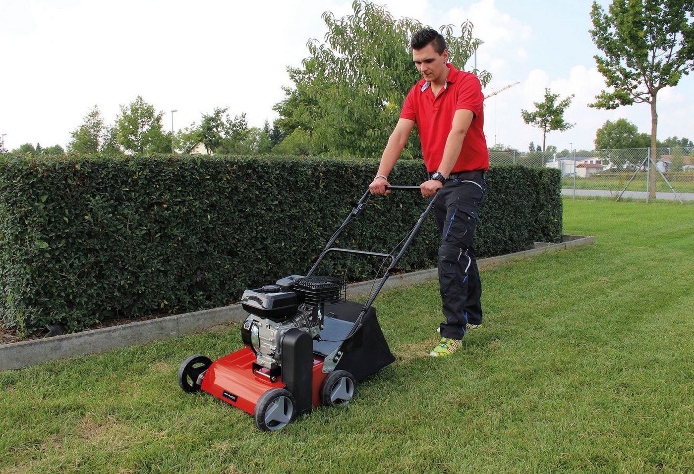 Einhell Benzin-Vertikutierer GC-SC 4240 P, 40 cm Arbeitsbreite – Bild 2 von 5