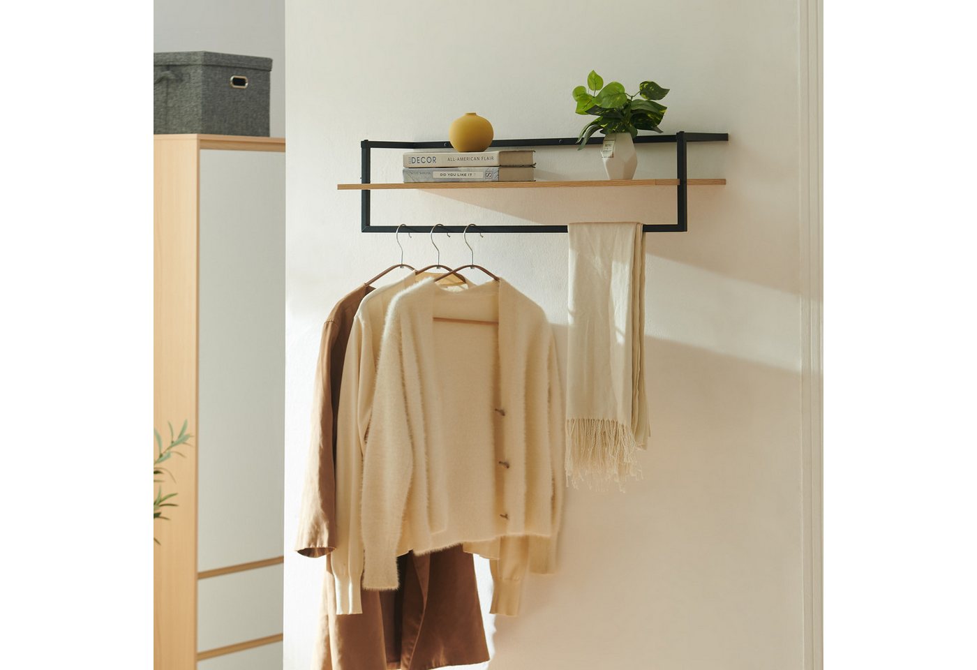 en.casa Wandgarderobe, »Evje« mit Ablage und Kleiderstange 80x30x20cm Eicheoptik/Schwarz – Bild 4 von 5