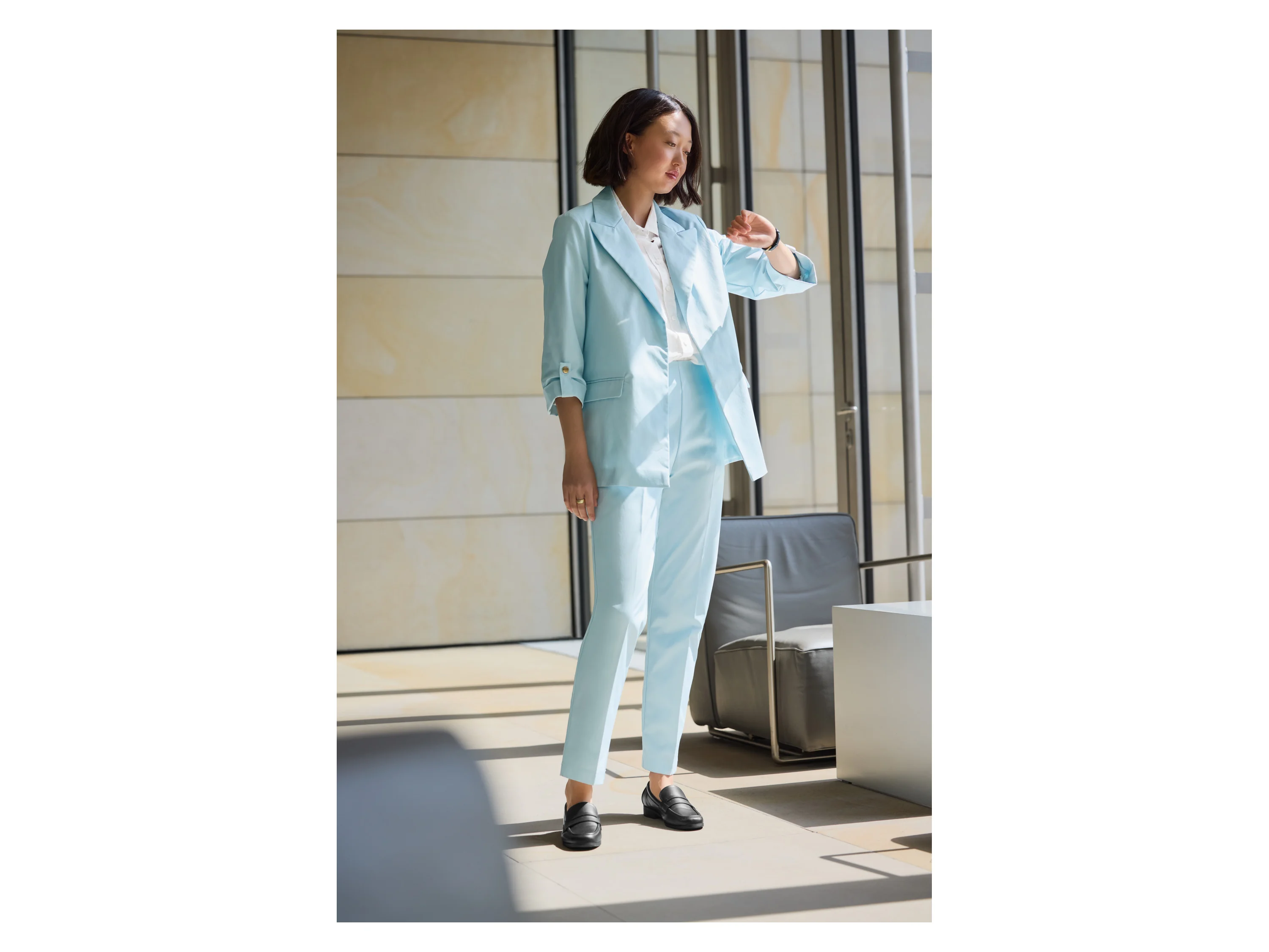 ESMARA® Damen Blazer, mit Eingrifftaschen (Hellblau, 36) – Bild 4 von 4